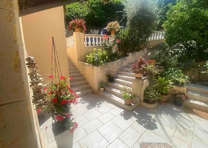 度假居 Maracudja 125 M² 芒通